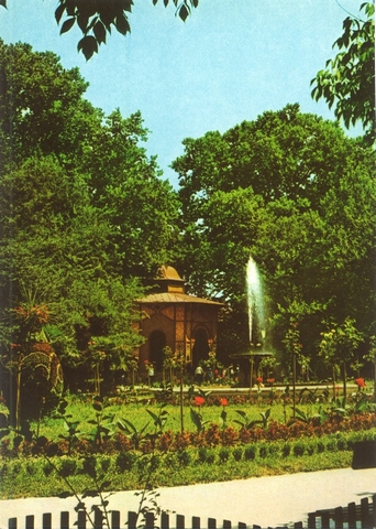 2060-4 - Buziaș. Vedere din parc